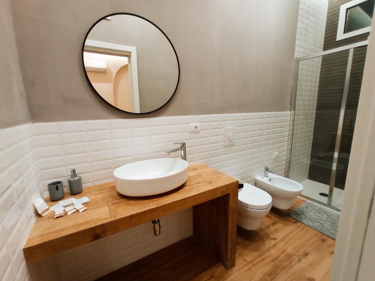 Suites Elifani Marina Trani Bagian luar foto